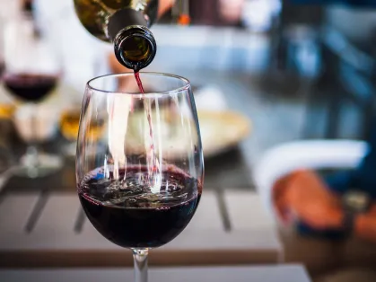 Vinho faz bem para o coração? O que diz a ciência